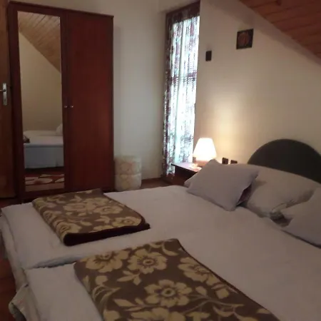 Case de vacanță Beatrix Ueduelohaz Balatonberény